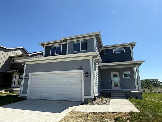 property at 1586 S King's Grv Ave