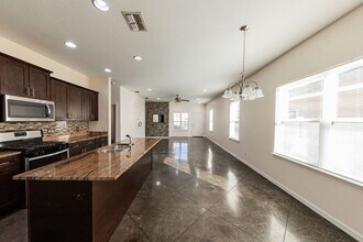 2905 Whispering Trails Dr in Winter Haven, FL - Building Photo - Building Photo