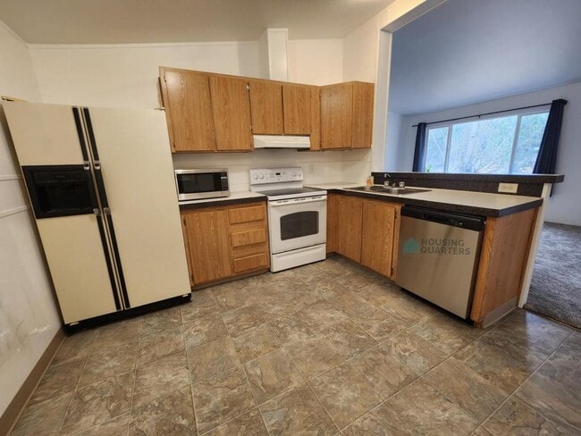 15317 W Charles Rd in Nine Mile Falls, WA - Building Photo - Building Photo