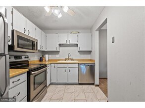 3850 Plymouth Blvd in Minneapolis, MN - Building Photo - Building Photo