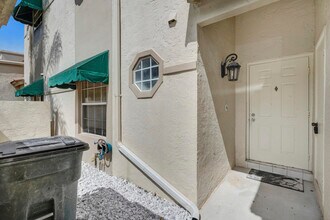 6513 Via Regina in Boca Raton, FL - Building Photo - Building Photo