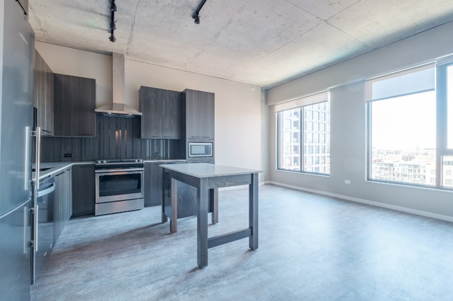 property at 32 N Sangamon St
