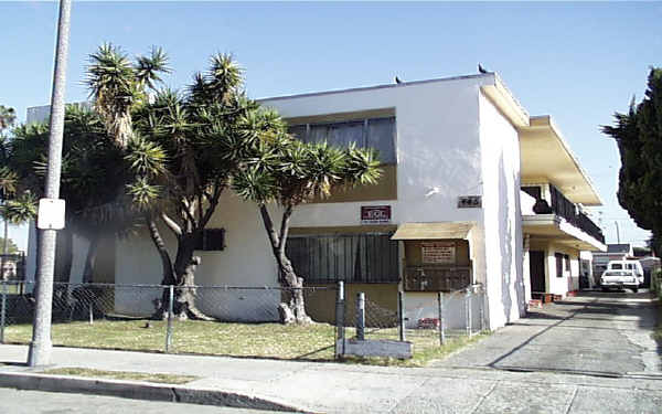 445 W 89th St in Los Angeles, CA - Building Photo