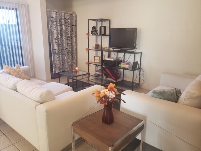 439 E Linden St, Unit #1 in Tucson, AZ - Foto de edificio - Building Photo