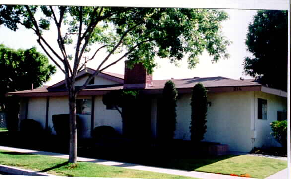 214 S Laxore St in Anaheim, CA - Building Photo - Building Photo