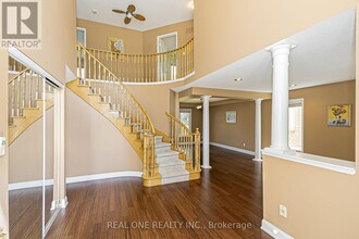 493 Sandalwood Ct in Oshawa, ON - Building Photo - Building Photo