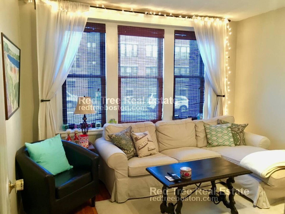 28 Ransom Rd in Boston, MA - Building Photo