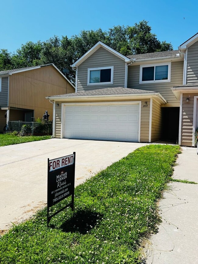 property at 2417 Deerfield Blvd