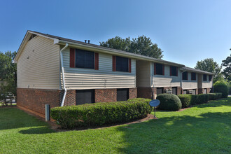 Quail Pointe in Spartanburg, SC - Building Photo - Building Photo