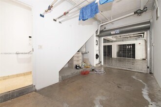 212 Washington Ave in Miami Beach, FL - Building Photo - Building Photo