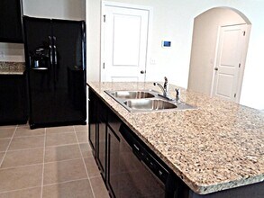 10927 Carlton Fields Dr in Riverview, FL - Foto de edificio - Building Photo