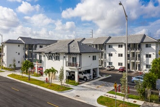 Nueva Aventura in Hialeah, FL - Foto de edificio - Building Photo