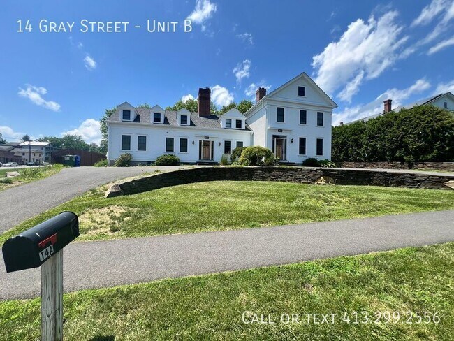 14 Gray St in Amherst, MA - Building Photo - Building Photo