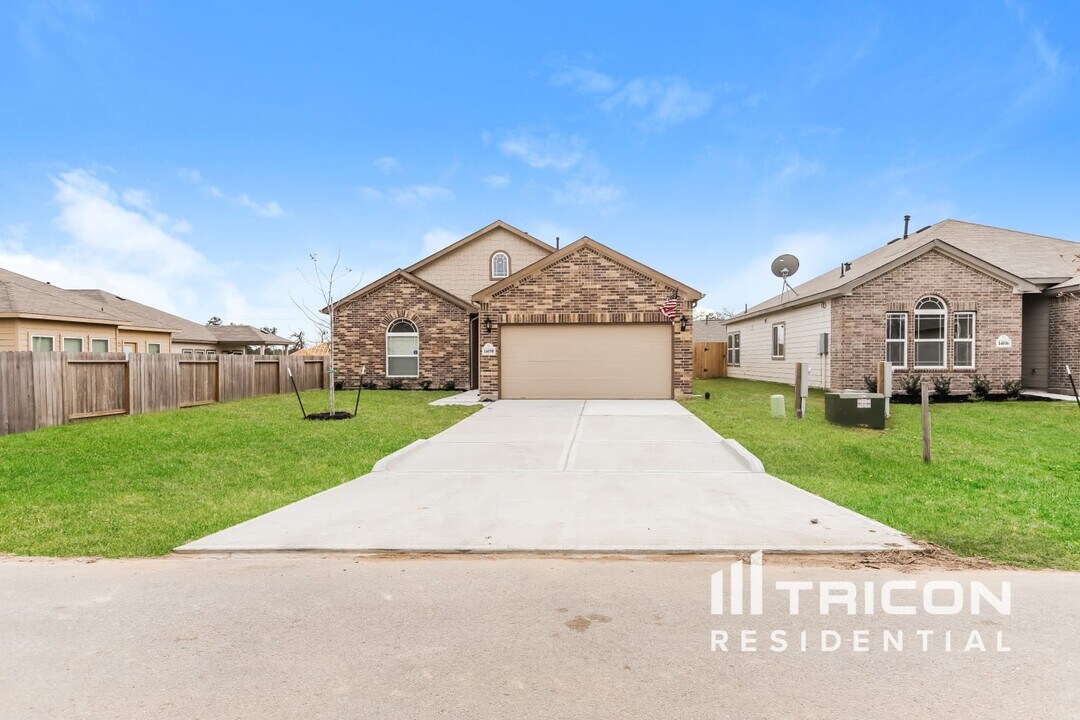 14090 Waukegan Way S in Conroe, TX - Building Photo