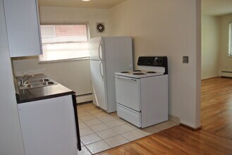 2935 Linwood Ave, Unit A in Cincinnati, OH - Building Photo - Building Photo