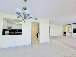 8750 S Ocean Dr in Jensen Beach, FL - Building Photo - Building Photo