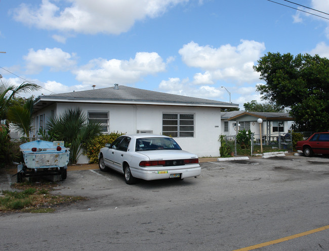 1908 Sheridan St in Dania, FL - Building Photo - Building Photo