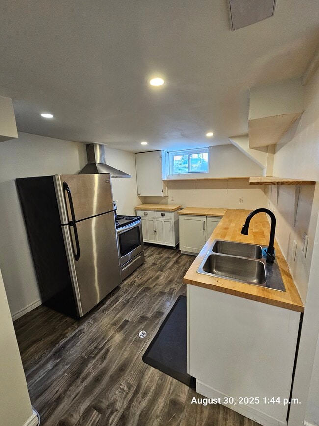 property at 7 Falesy Av