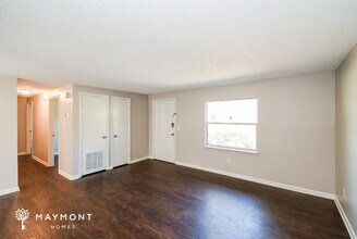 8444 Fury Dr in Jacksonville, FL - Building Photo - Building Photo