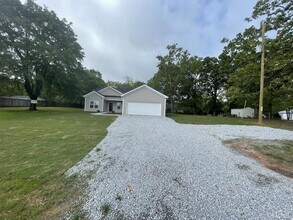 5099 Mars Hill Rd in Bogart, GA - Building Photo - Building Photo