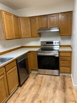 8121 E 36th Ave in Anchorage, AK - Building Photo