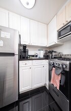 328 E 74th St, Unit ID1032017P in New York, NY - Foto de edificio - Building Photo