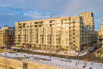 Le Solano Phase 5 in Montréal, QC - Building Photo - Building Photo