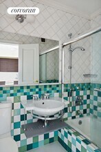 347 W 57th St in New York, NY - Building Photo - Building Photo