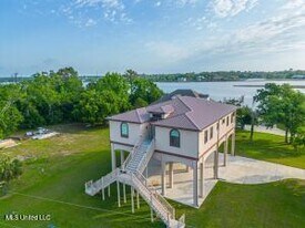 238 Lovers Ln in Ocean Springs, MS - Building Photo