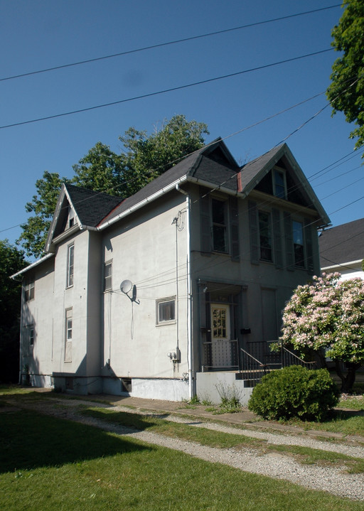 620 W 8th St in Erie, PA - Building Photo