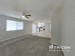 930 W Mesquite Tree Ln in San Tan Valley, AZ - Building Photo - Building Photo