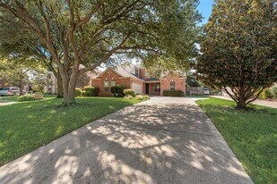 1126 Mossy Rock Dr in Keller, TX - Building Photo