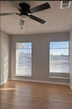 806 E Mountain St in Seguin, TX - Building Photo - Building Photo