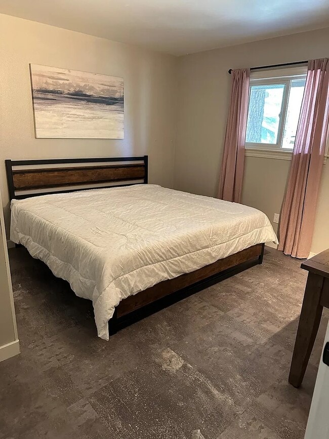 1742 Twin Lakes Rd in Wrightwood, CA - Building Photo - Building Photo