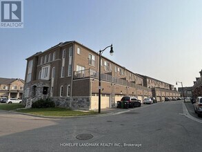 3 Temple Manor Rd in Brampton, ON - Building Photo - Building Photo