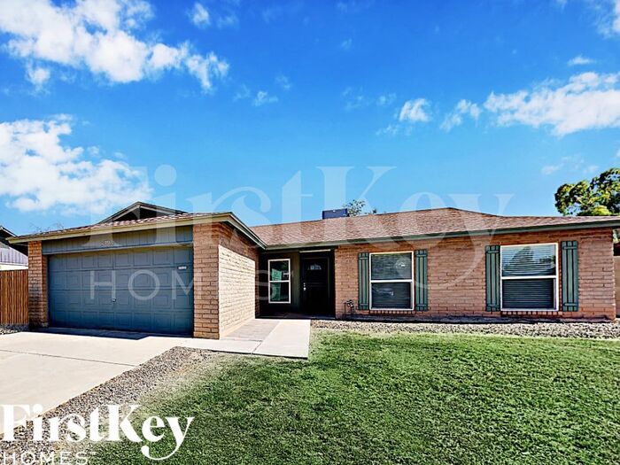 8725 W Ironwood Dr in Peoria, AZ - Foto de edificio