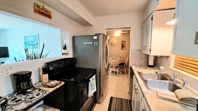 351 Taylor Ave in Cape Canaveral, FL - Building Photo - Building Photo