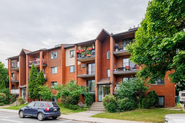 3510 Notre-Dame Boul in Laval, QC - Building Photo - Building Photo