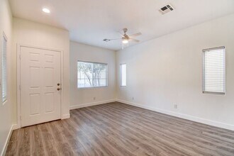 11072 Arcadia Sunrise Dr in Henderson, NV - Foto de edificio - Building Photo