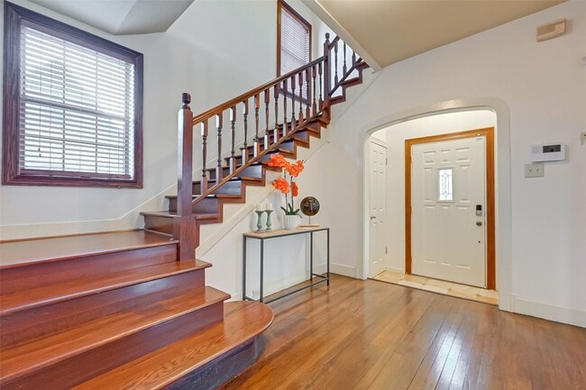 property at 2412 Oakdale St