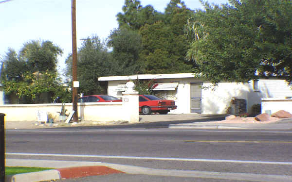 1904 E Maryland Ave in Phoenix, AZ - Building Photo