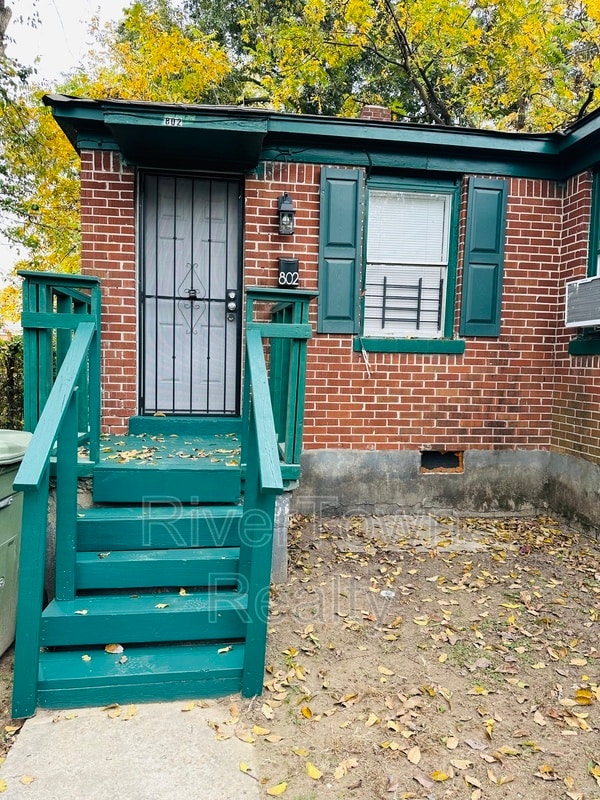 property at 802 Baltimore St