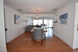 620 Dune Rd in Southampton, NY - Building Photo - Building Photo