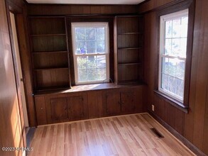 129 N Library St in Greenville, NC - Building Photo - Building Photo