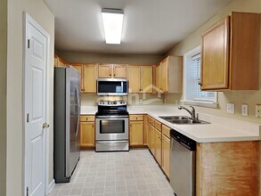 5536 Keowee Way in Raleigh, NC - Building Photo - Building Photo