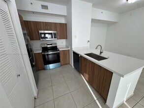 7280 NW 114th Ave in Doral, FL - Building Photo - Building Photo