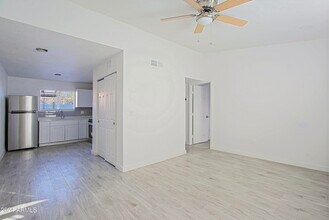 949 E Roma Ave in Phoenix, AZ - Building Photo - Building Photo
