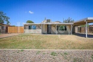 1124 W Cinnabar Ave, Unit 1 in Phoenix, AZ - Building Photo