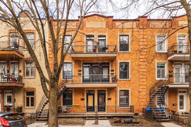 4243-4249 Messier St in Montréal, QC - Building Photo - Building Photo