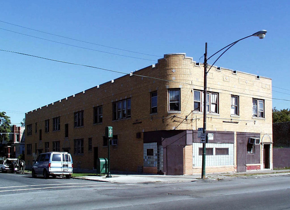 1856 W 69th St in Chicago, IL - Building Photo